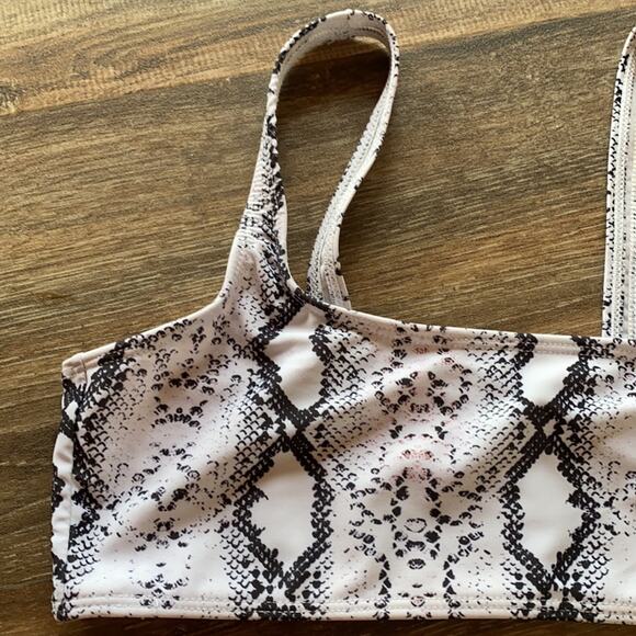 Snake Print Black and White Bikini Top Size Small - Picture 3 of 9